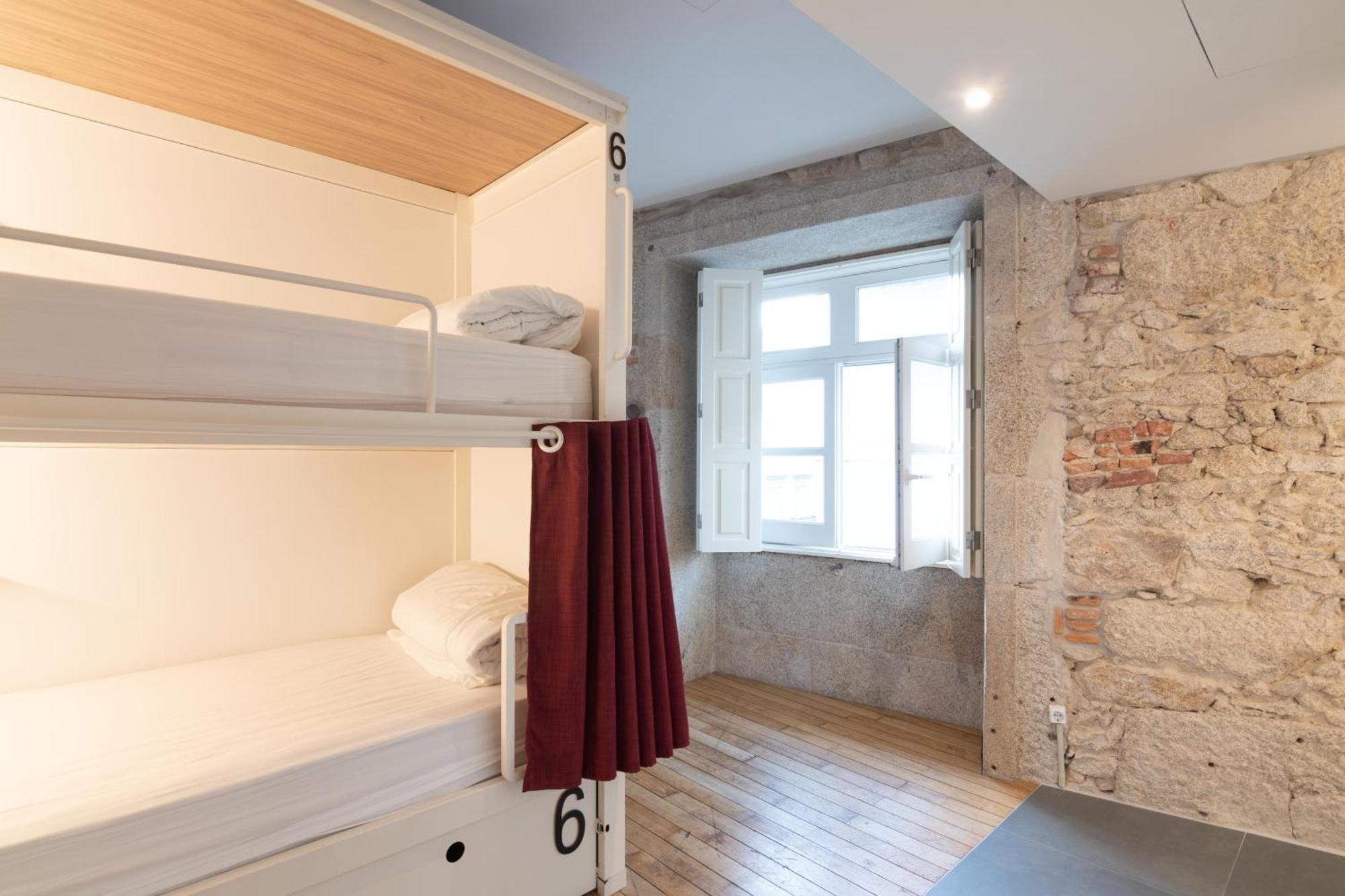 Privates Zimmer (6 Erwachsene)